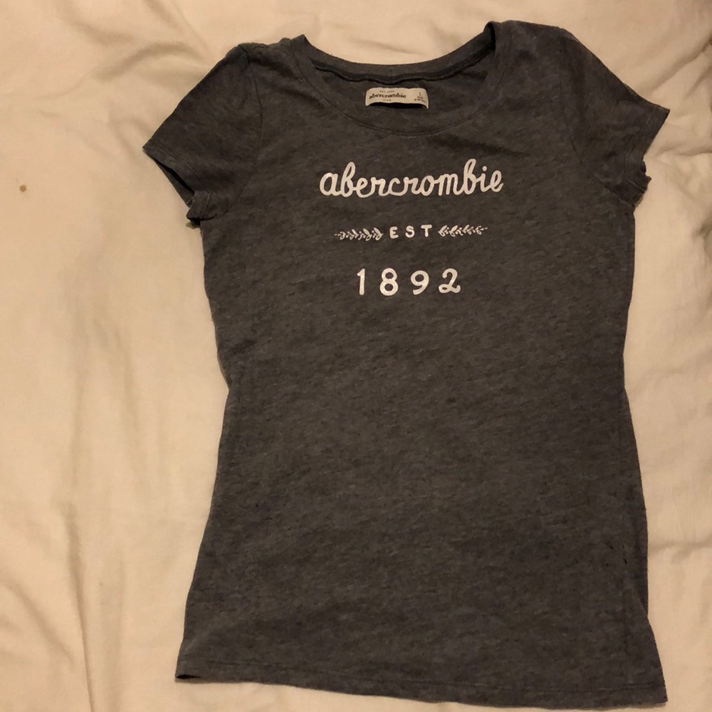 Abercrombie light gray t-shirt